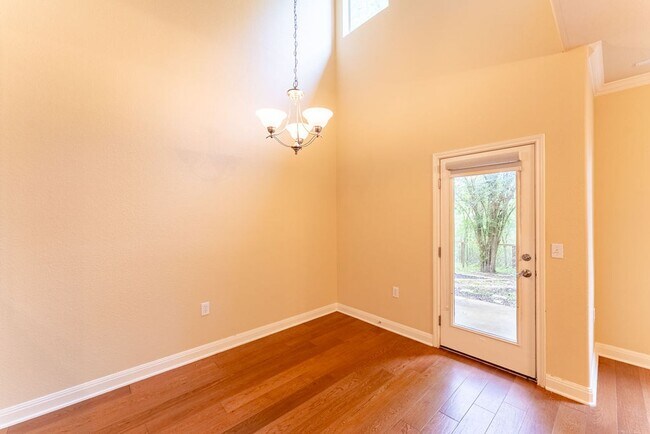 Building Photo - Gorgeous 2 Bedrooms /2.5 Bathrooms + Flex Space Home Near South Austin!!!