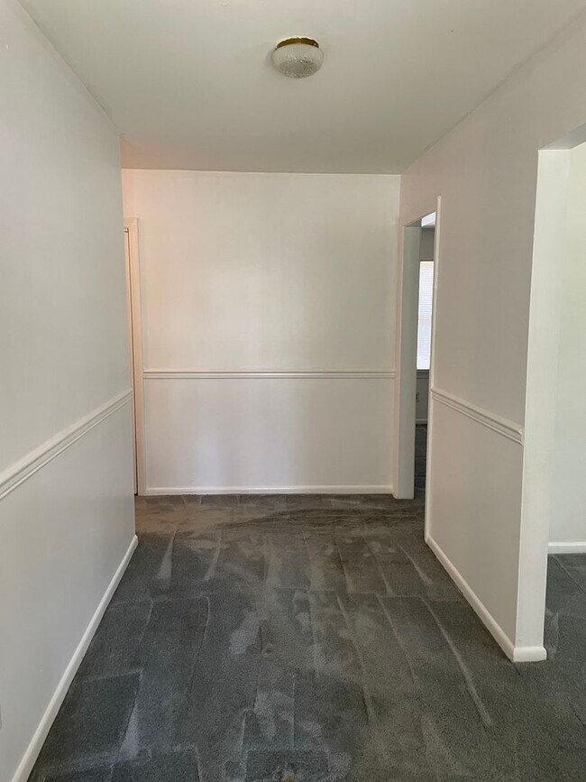 Building Photo - Wolfsnare Acres