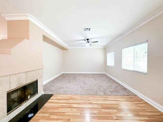 Building Photo - **STUNNING** 8 BEDROOM SOLAR HOME IN GATED...
