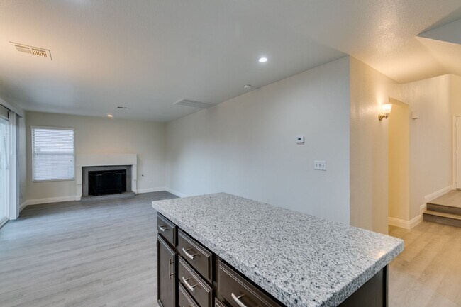 Building Photo - 1738 Toltec Cir