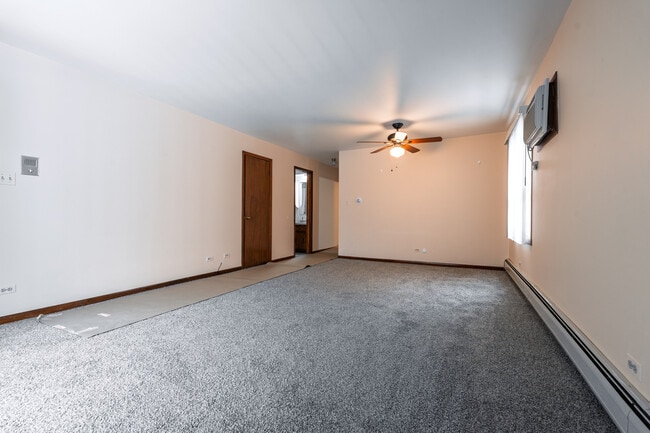 Building Photo - 4613 Grove Ave