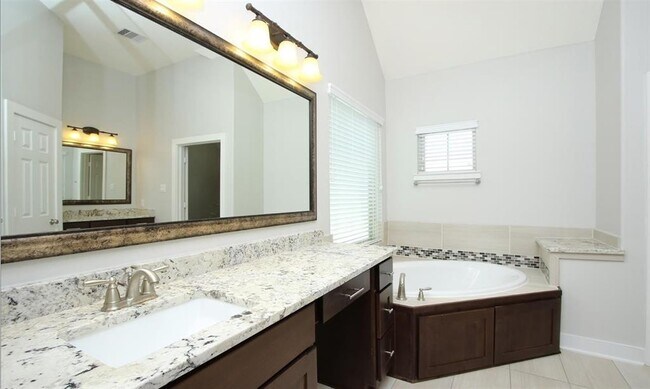 Building Photo - 1509 Bently Green Ln
