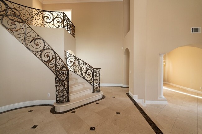 Building Photo - 8240 Sheffield Rd