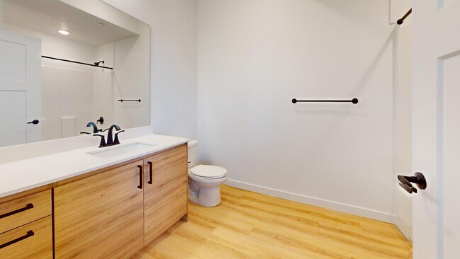 Building Photo - 1126 W 250 S