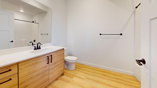 Building Photo - 1137 W 250 S