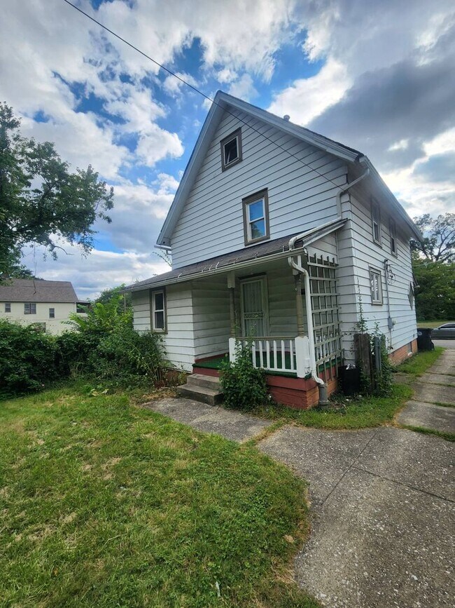 Building Photo - 987 E 141st St