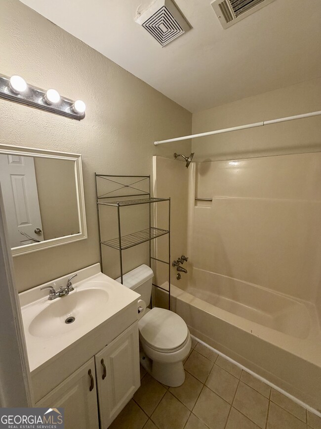 Building Photo - 513 Cherokee Ct