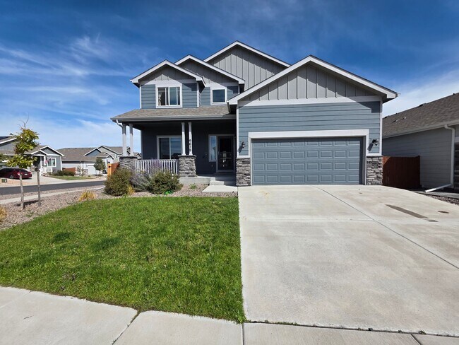 Building Photo - Fully Finished Corner-Lot Home with Mounta...