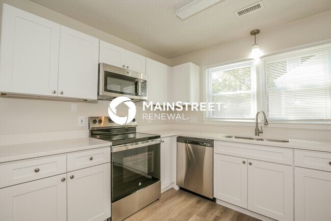 Building Photo - 4 Bedroom Pet-Friendly Home in GREENSBORO,...