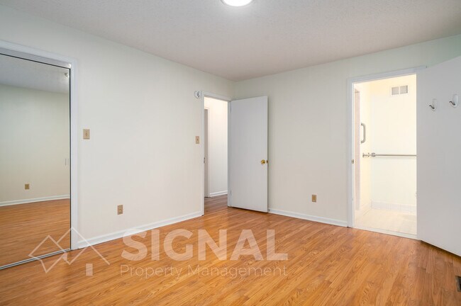 Building Photo - 2245 Tal Heim Dr