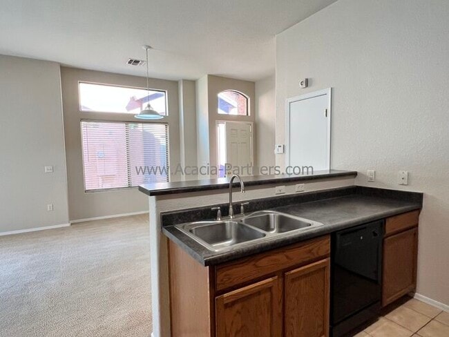 Building Photo - Two Bedroom Home