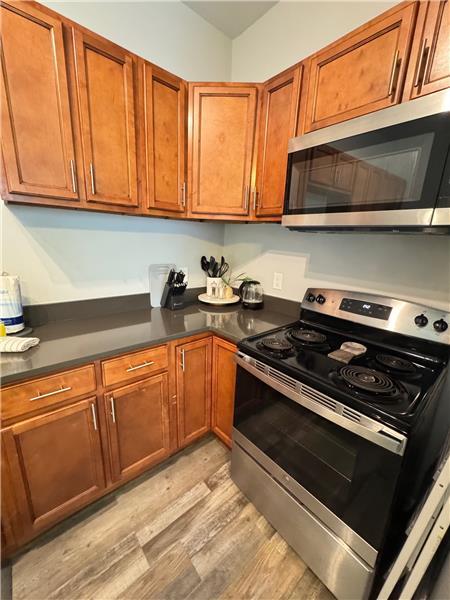 Building Photo - 323 W 31st St