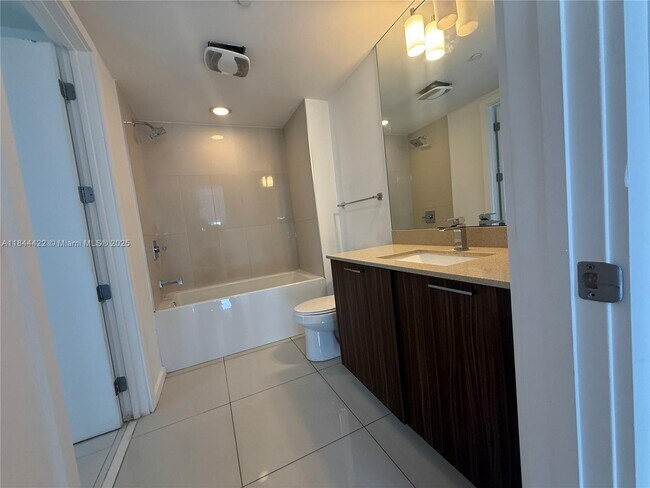 Building Photo - 5252 NW 85th Ave