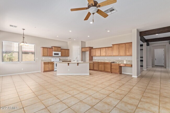 Building Photo - 13582 S 184th Ave