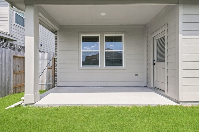 Building Photo - 8427 Bay Rdg Cir