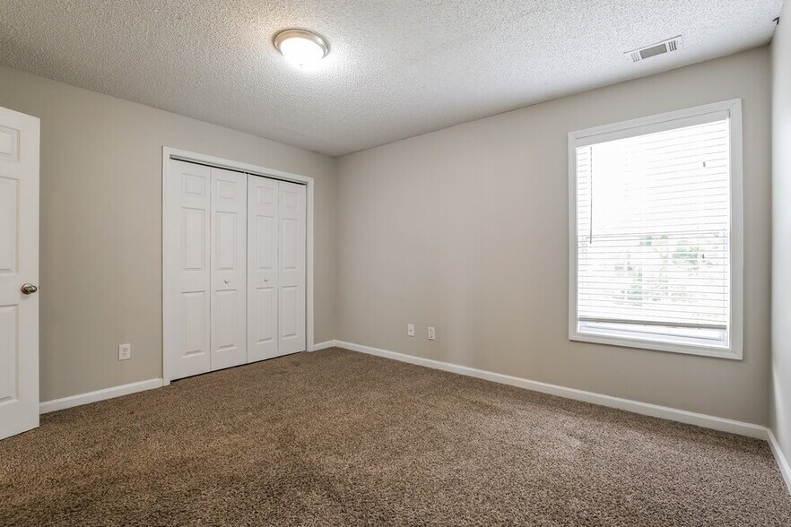 Building Photo - 717 White Dove Dr