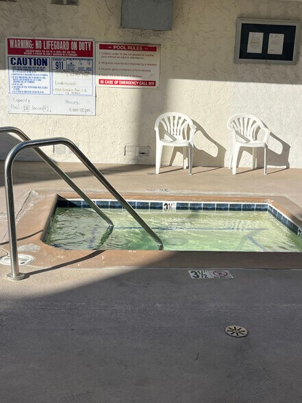 Building Photo - 3565 Linden Ave