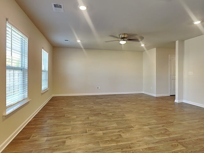 Building Photo - Available Now!  Burnside Farms  - Fenced i...