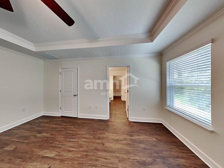 Building Photo - 1101 Walden Pond Dr