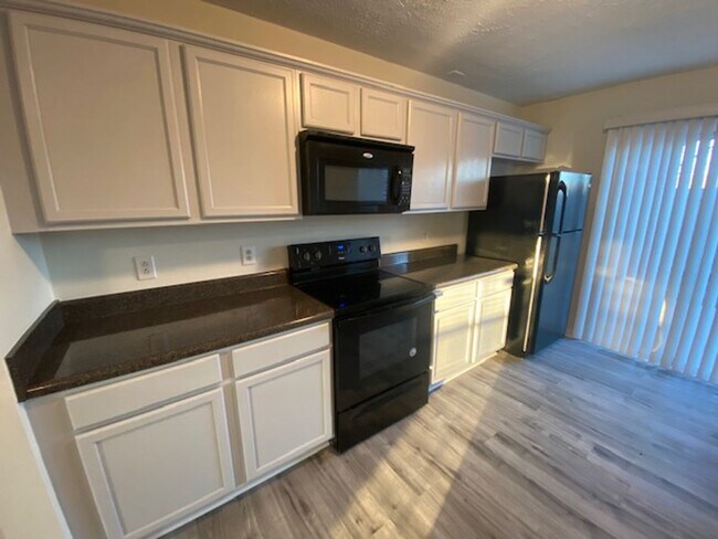 Building Photo - 324 Stewarts Landing Cir