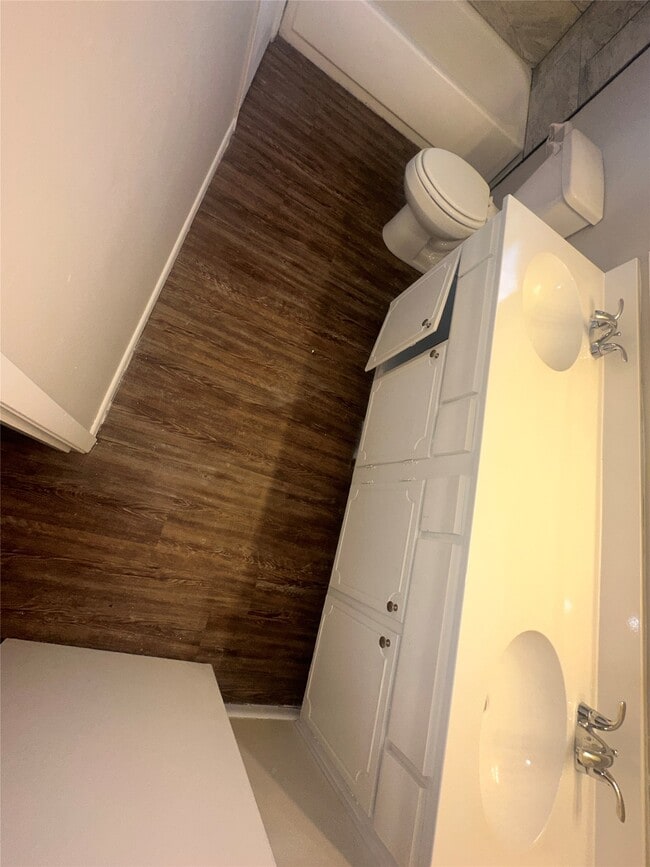 Building Photo - 403 Mistywood Dr