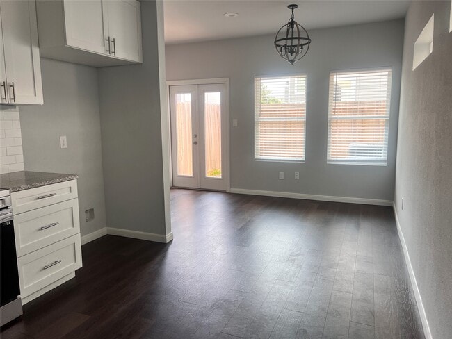 Building Photo - 4936 Dalhart Dr