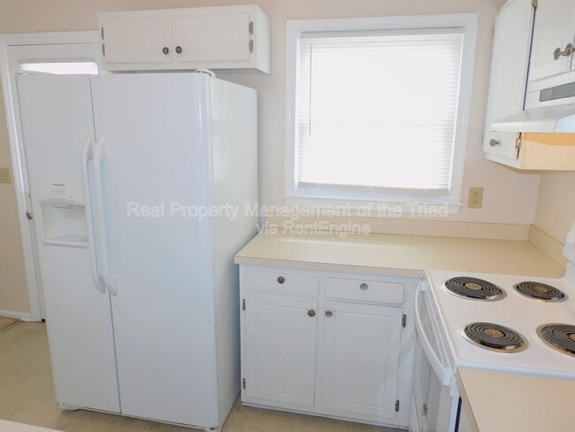 Building Photo - 905 Tipperary Dr