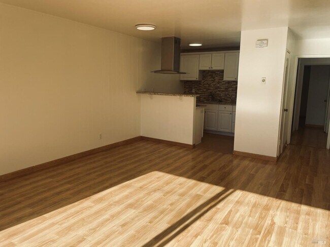 Building Photo - 20 Luna Ln