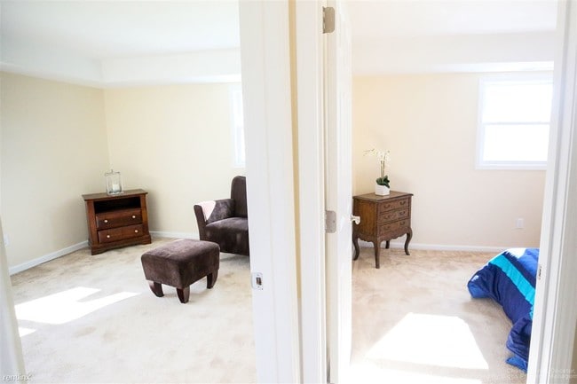 Building Photo - 2 br, 1 bath  - Chase Pointe