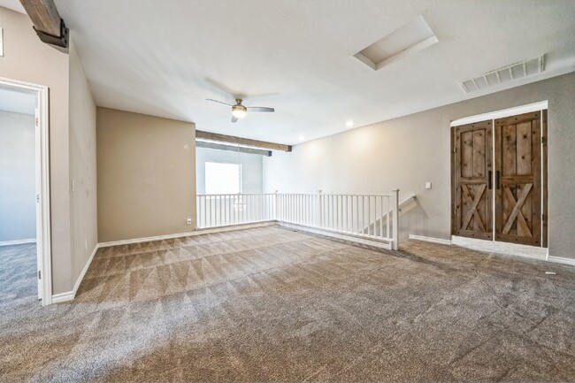 Building Photo - "Spacious 4-Bed Oasis in Las Vegas: Granit...