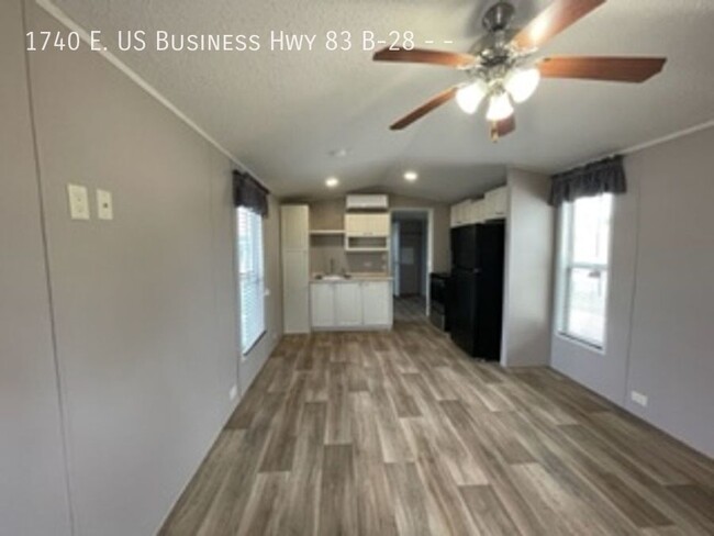 Building Photo - MOVE IN SPECIAL - $900 MOVES YOU IN THEN N...