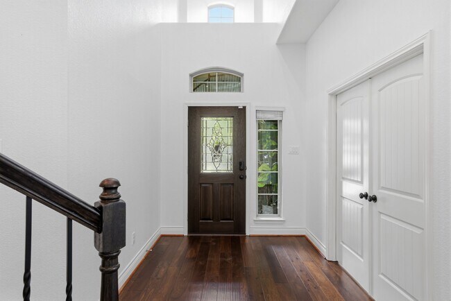 Building Photo - 135 Deerfield Meadow Dr