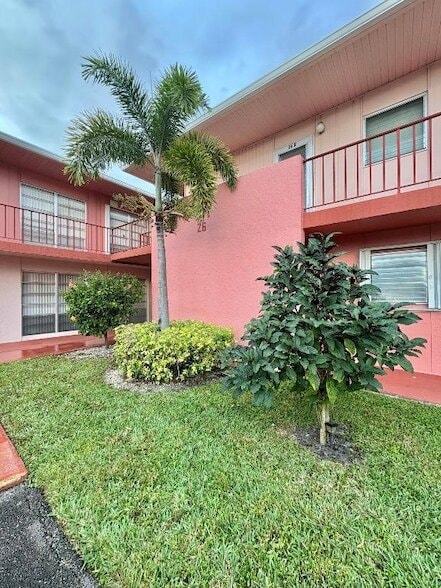 Building Photo - 26 Golfs Edge