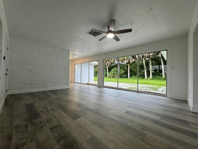 Building Photo - 116 Myakka Dr