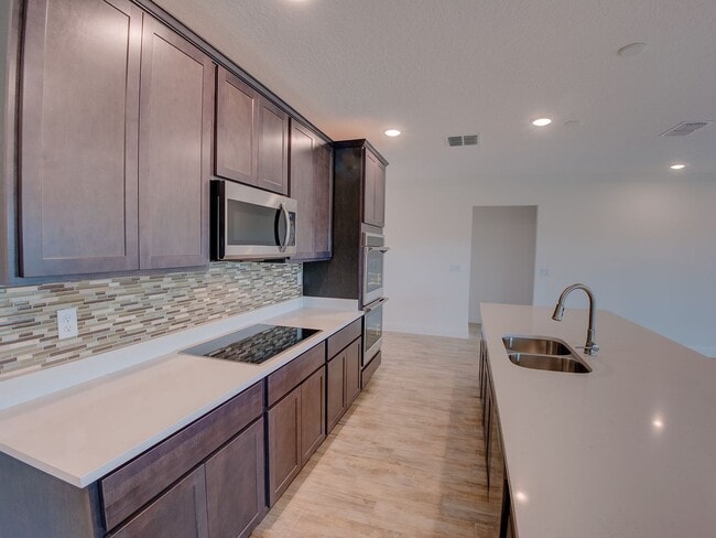 Building Photo - 503 Taft Dr