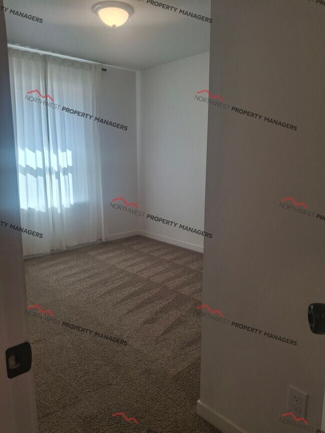 Building Photo - STATUS:  PENDING APPLICATION  | R190| $1995