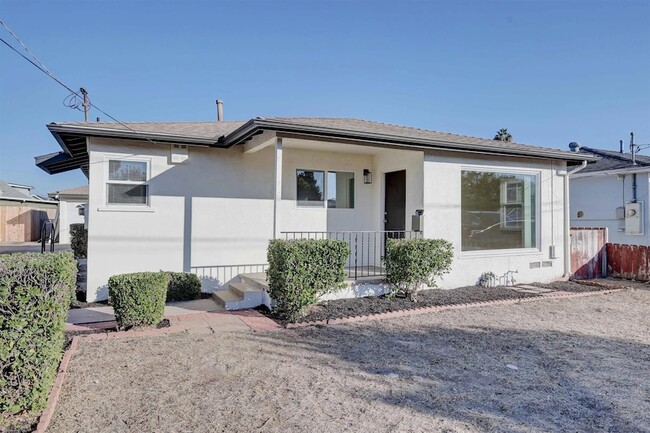 Building Photo - 503 Prescott Ave