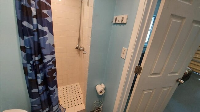 Building Photo - 110 N Crest Ave