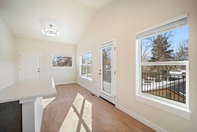 Building Photo - 824 E Moreno Ave