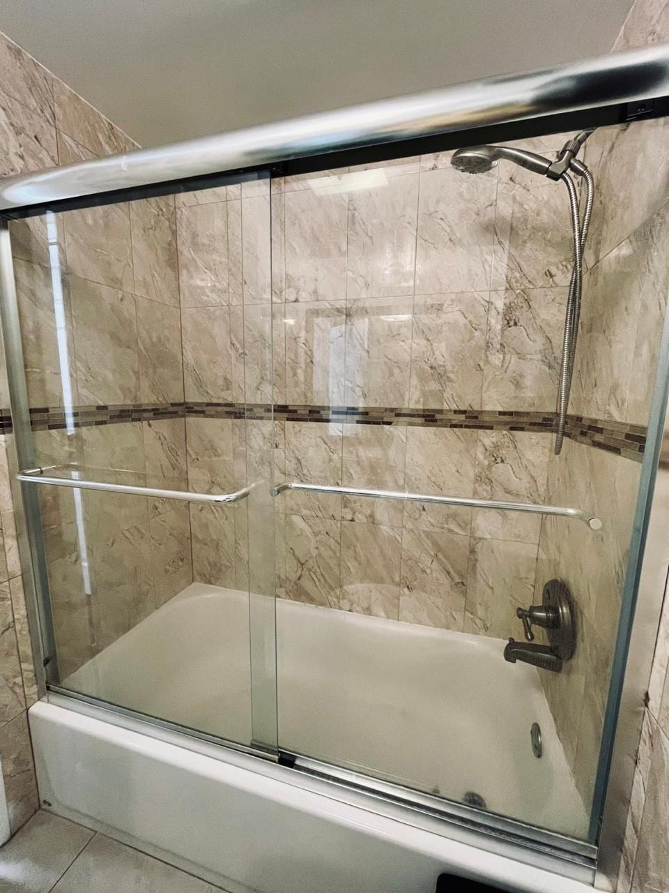 SHOWER - 1750 115th NE St