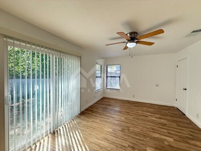 Building Photo - 10038 Raven Field Dr