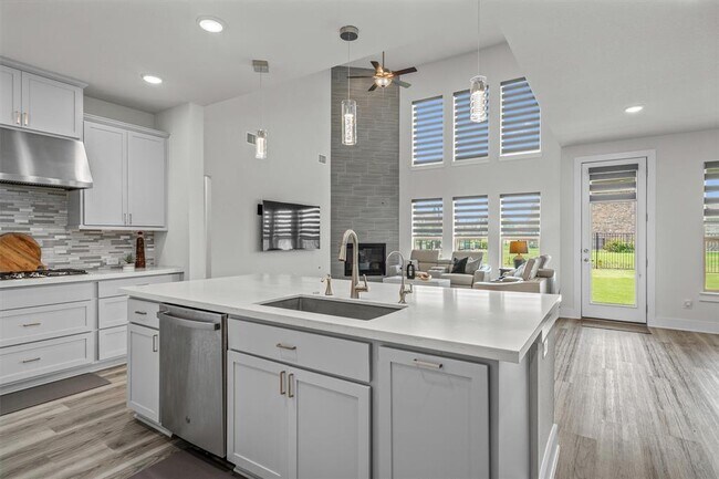 Building Photo - 5363 Orsini Blfs