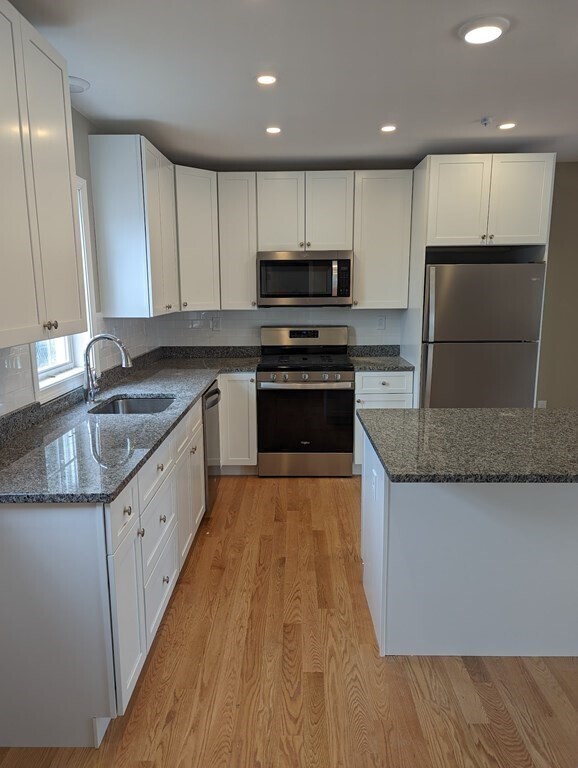 Building Photo - 207 Winthrop St