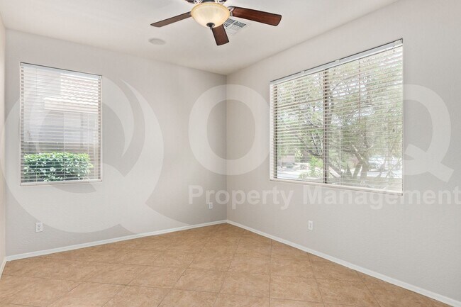 Building Photo - 5930 W Spur Dr