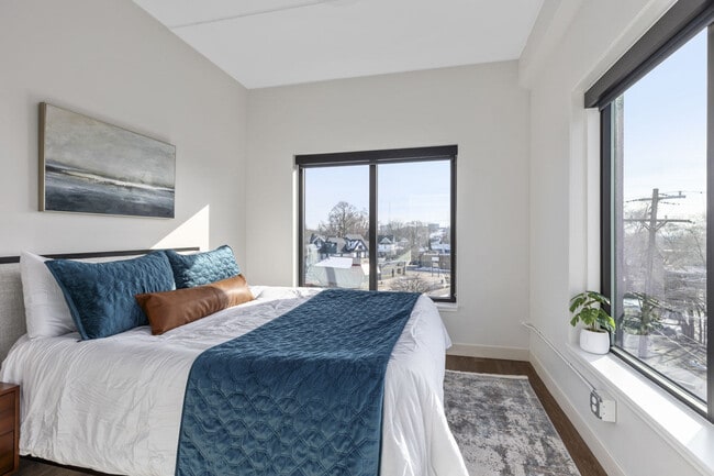 Building Photo - Lofts on Grove