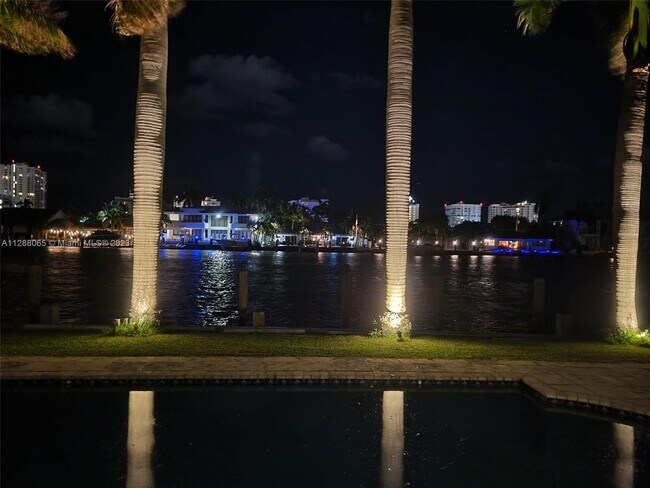 Building Photo - 2742 SE 11th St