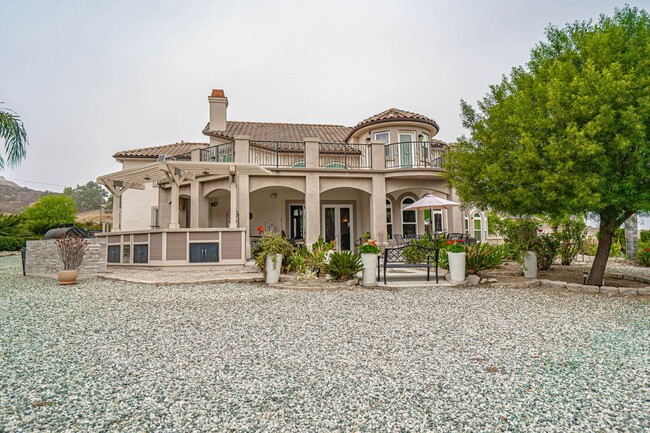 Building Photo - 5 Bedroom Mansion on Horse Property in San...