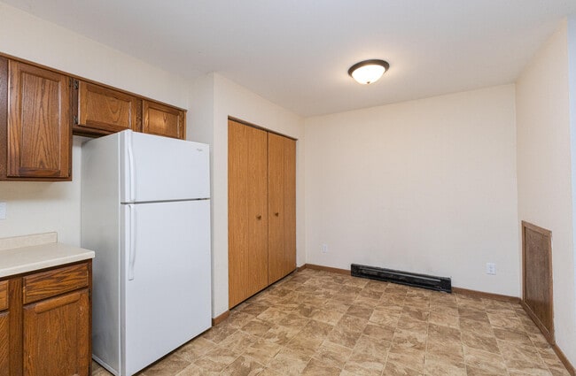 Building Photo - 601 Bakertown Dr