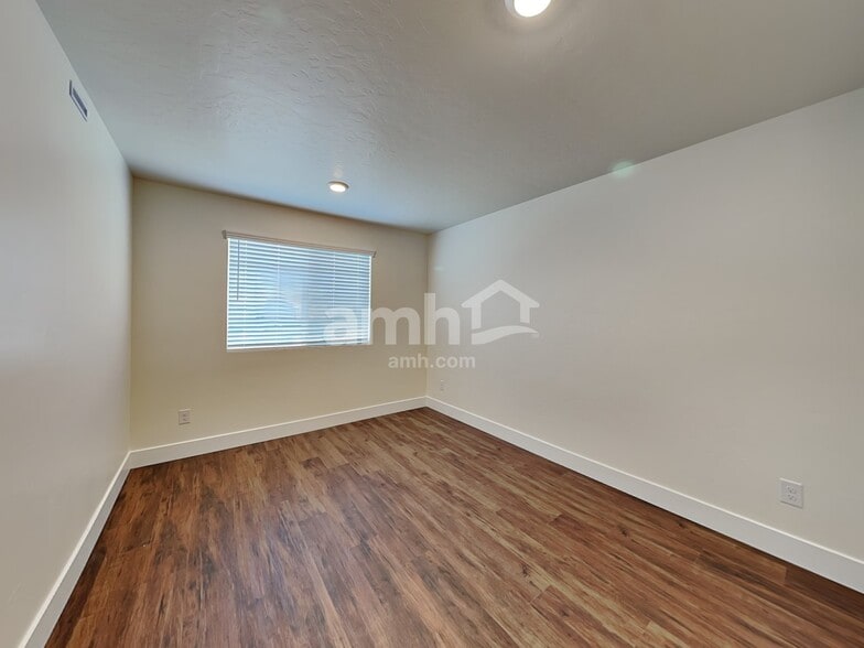 Building Photo - 1407 E Ludlow St