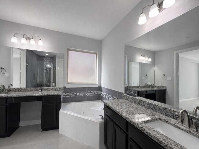 Building Photo - 2406 Trocadero Ln
